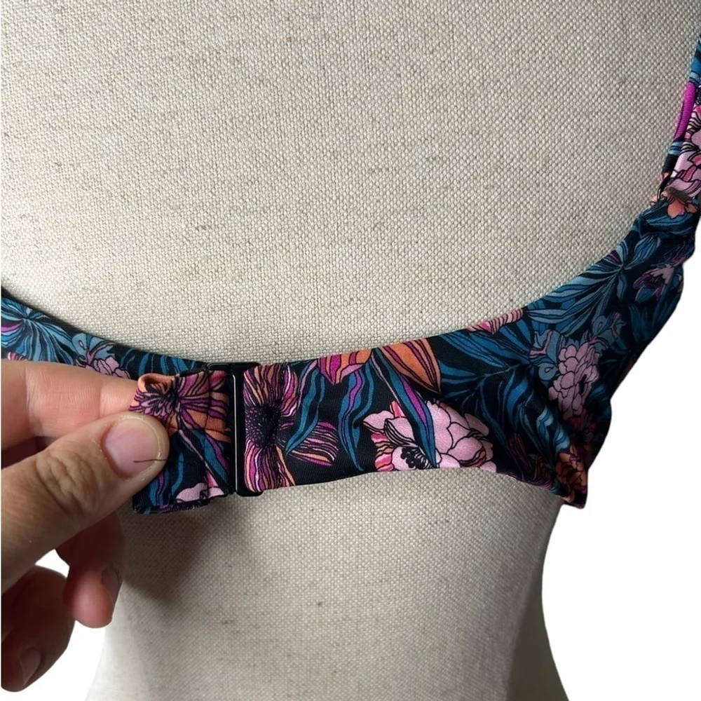 Venus Nova Mesh Underwire Top Hawaiian Hottie Black Floral Print Size 38B